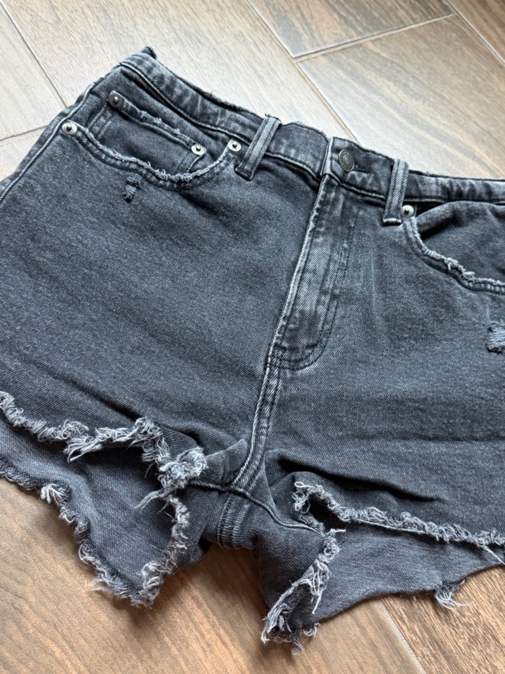 Abercrombie High Rise Mom Short - Picture 2 of 6